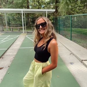 Meet your Posher, Brielle